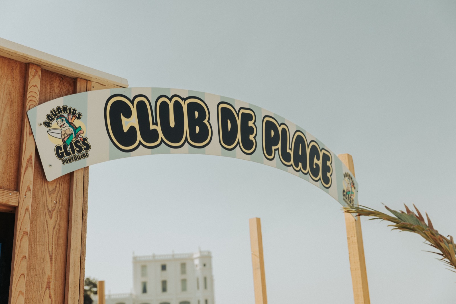 Entrée du club AQUAKID'S GLISS sur la côte de Beauté